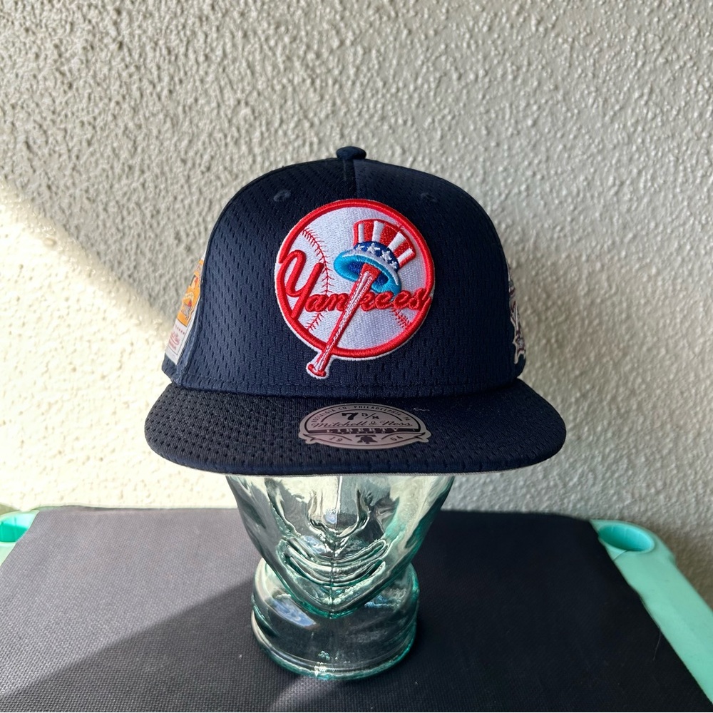 Mitchell & Ness MLB New York Yankees Logo Blue Cooperstown Fitted Hat 7 5/8 New